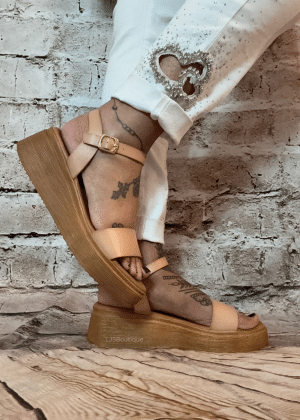 Lola Nude wedged sandals