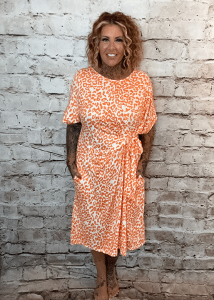 Vivian wrap and tie dress best fits 14-22