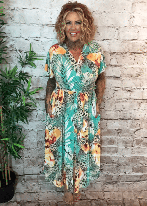 Sammy wrap dress best fits 14-24