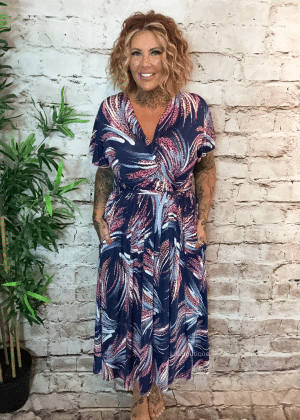 Kendra wrap dress best fits 14-22