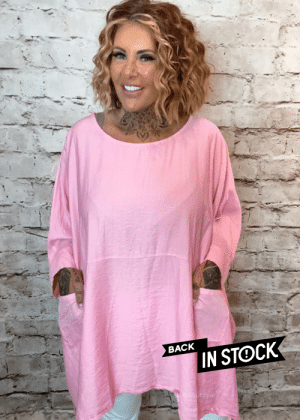 The Fern oversized top best fits 16-26