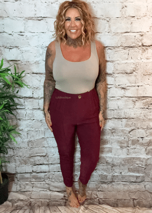 Nikki soft stretchy leggings best fits 12-18