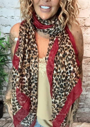 568 Animal print scarf