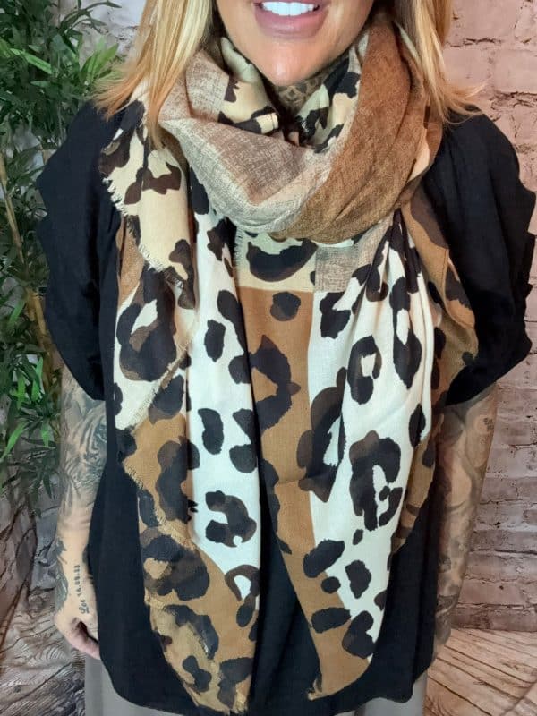 572 Animal print scarf - Image 3