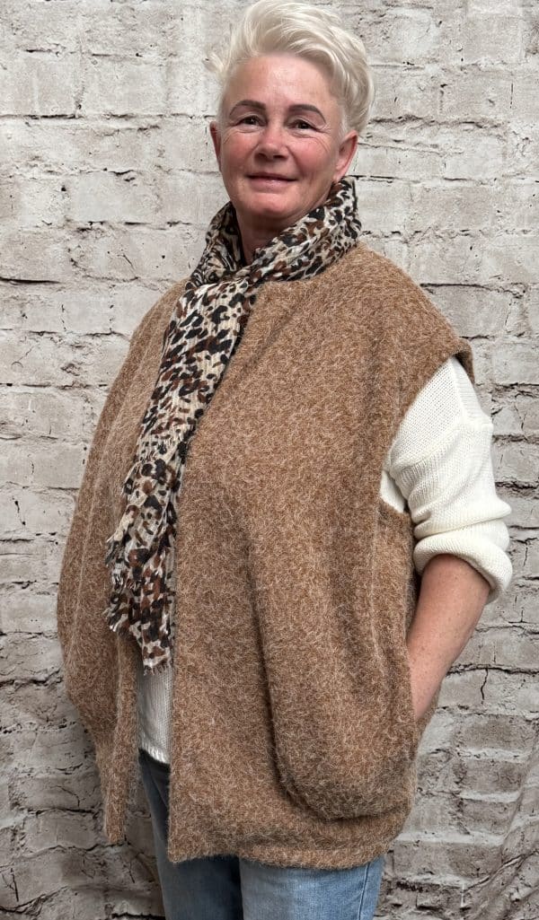 Smaller Myka Mohair style waistcoat best fits 14-22 - Image 10