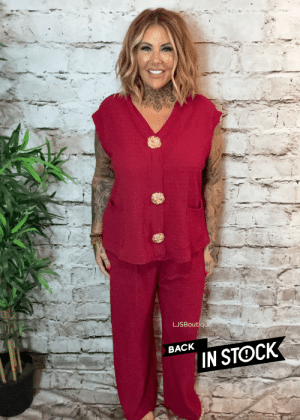 Envy 2 Piece outfit best fits 14-22